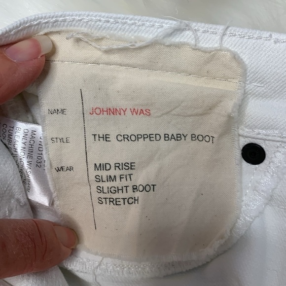 Johnny Was Cropped Baby Boot Jeans - Picture 5 of 9